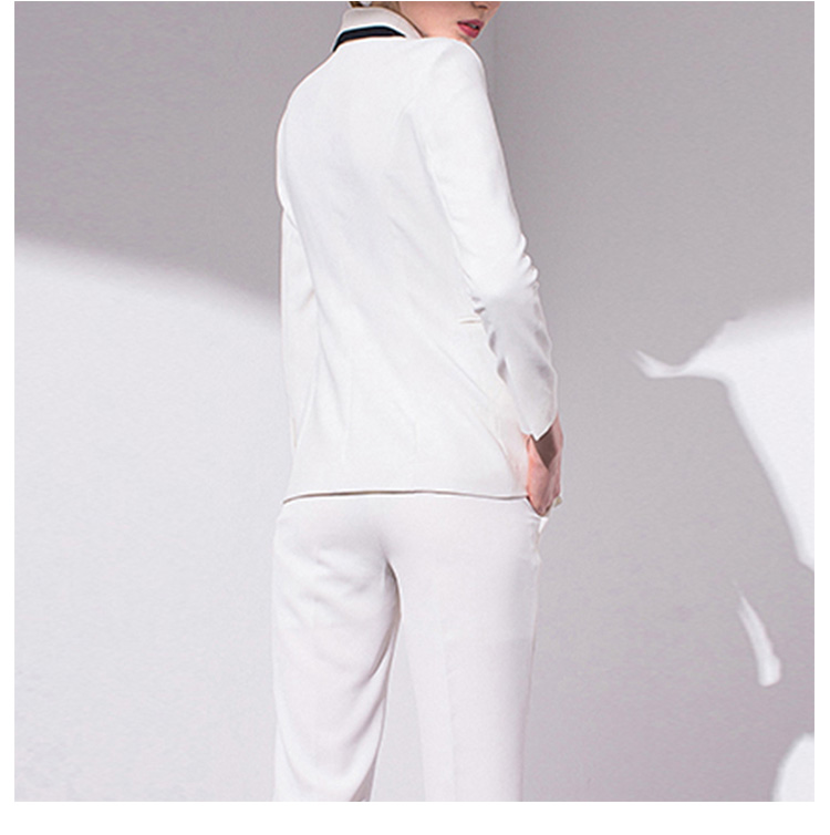여성을 위한 사용자 정의 독특한 V 넥 디자인 사무실 흰색 긴 소매 싱글 버튼 블레이저